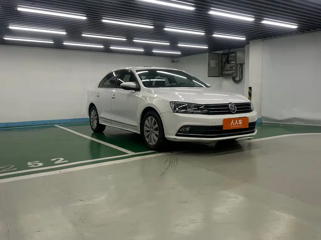 Volkswagen Volkswagen Sagitar 2015 1.6L Automatic Comfort Edition 2016 - thumbnail 3