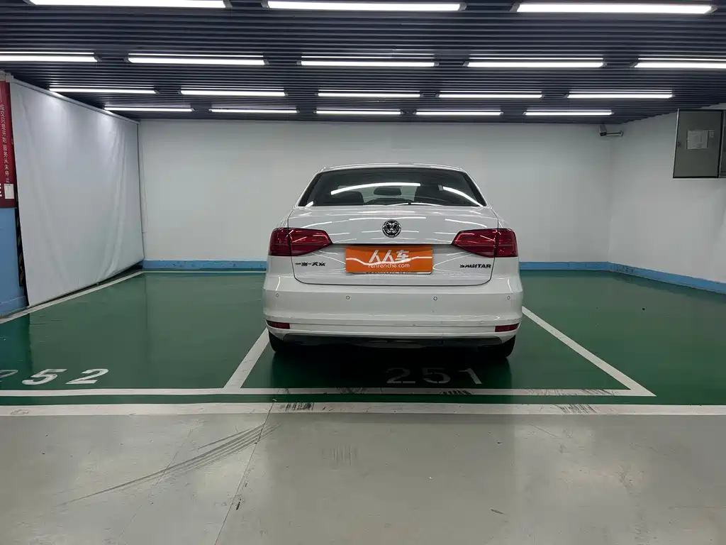 Volkswagen Volkswagen Sagitar 2015 1.6L Automatic Comfort Edition 2016 - thumbnail 6
