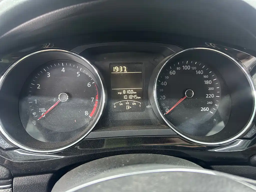 Volkswagen Volkswagen Sagitar 2015 1.6L Automatic Comfort Edition 2016 - thumbnail 9