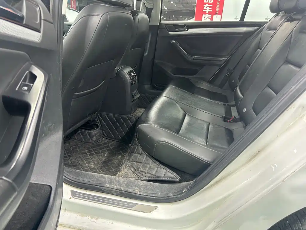 Volkswagen Volkswagen Sagitar 2015 1.6L Automatic Comfort Edition 2016 - thumbnail 10