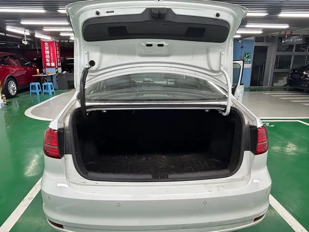 Volkswagen Volkswagen Sagitar 2015 1.6L Automatic Comfort Edition 2016 - thumbnail 14