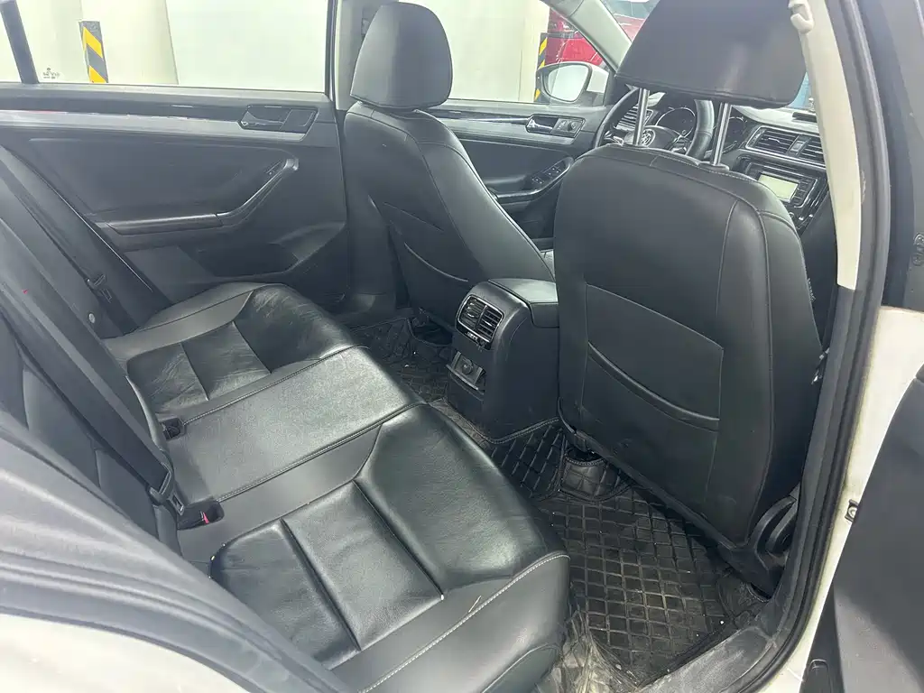 Volkswagen Volkswagen Sagitar 2015 1.6L Automatic Comfort Edition 2016 - thumbnail 15