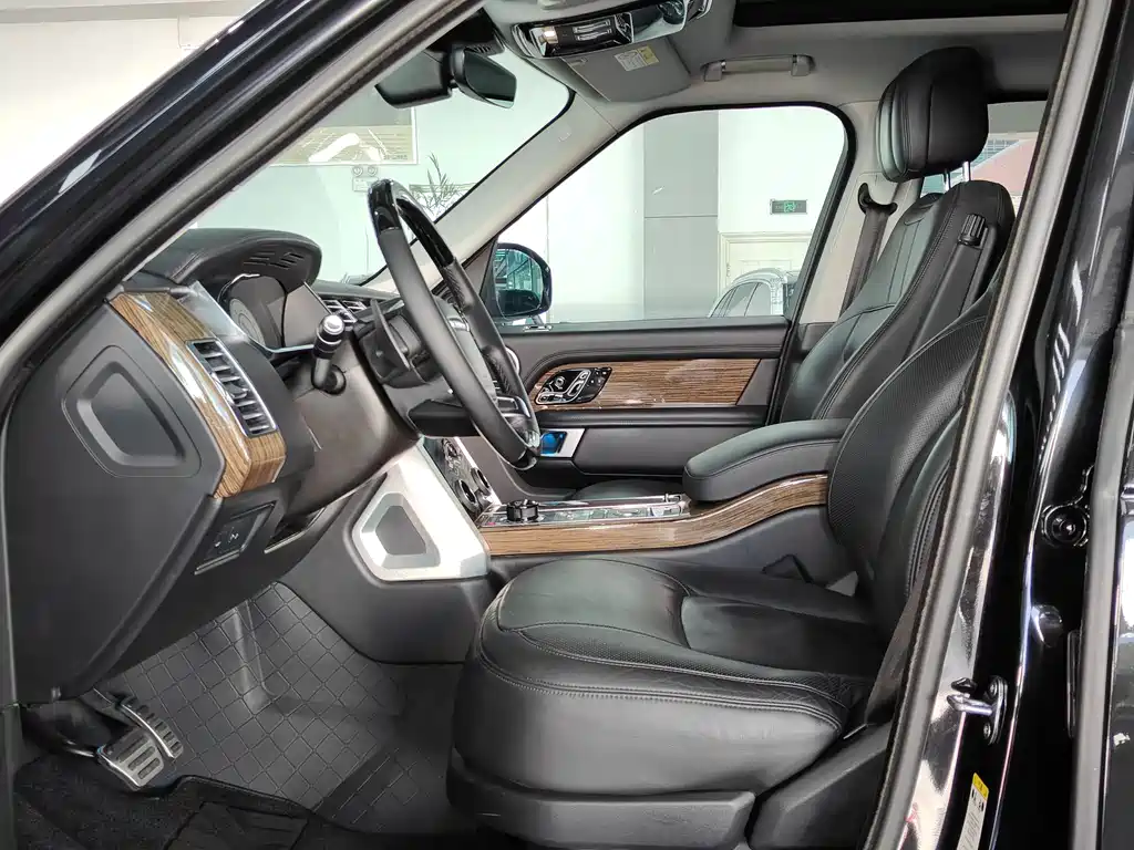 Land Rover Range Rover 2019 3.0 SCV6 Heritage Edition 2019 - thumbnail 3