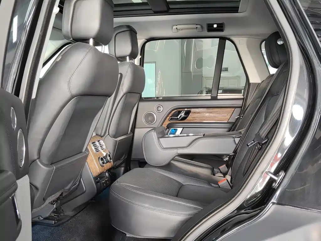 Land Rover Range Rover 2019 3.0 SCV6 Heritage Edition 2019 - thumbnail 4