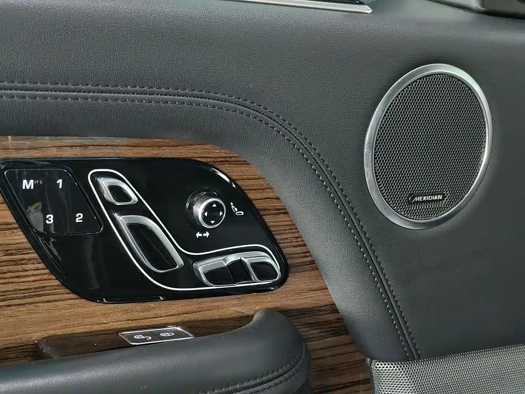 Land Rover Range Rover 2019 3.0 SCV6 Heritage Edition 2019 - thumbnail 8