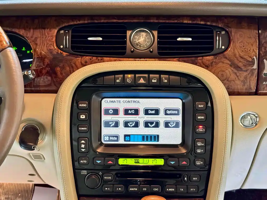 Jaguar Jaguar XJ 2007 XJ8L 4.2 RWD Long Wheelbase 2007 - thumbnail 7