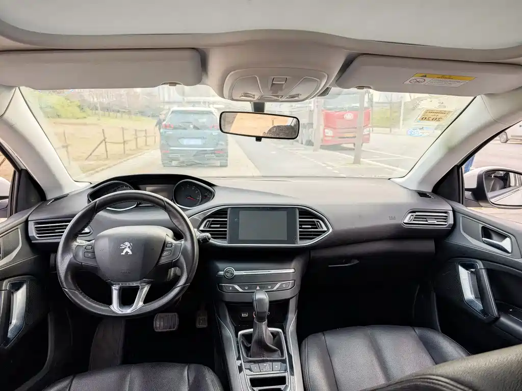 Peugeot Peugeot 308S 2015 1.6T Automatic Sport Edition 2016 - thumbnail 5