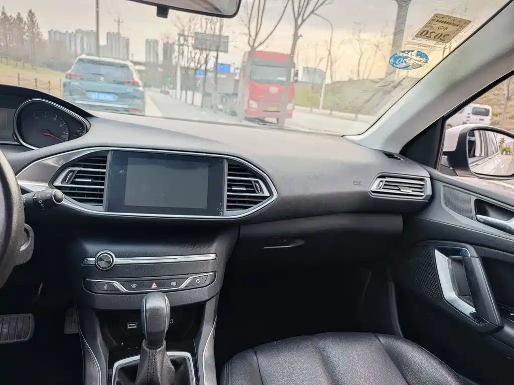 Peugeot Peugeot 308S 2015 1.6T Automatic Sport Edition 2016 - thumbnail 10