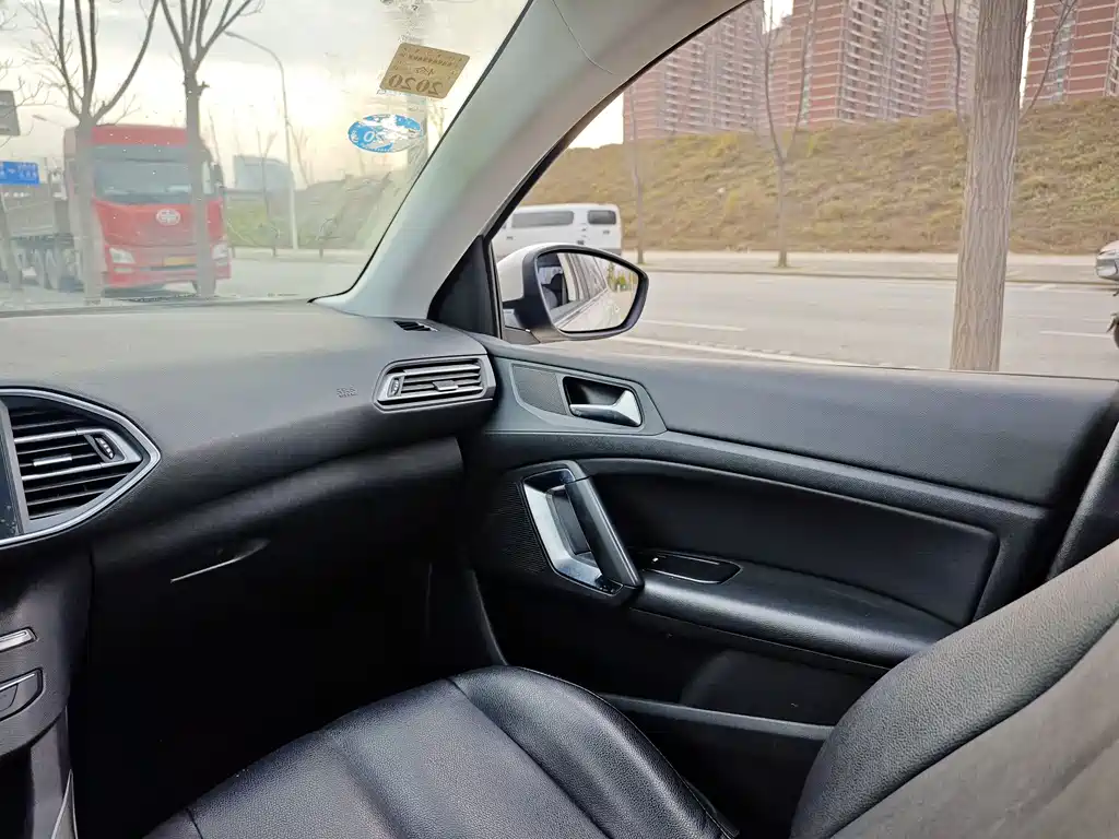 Peugeot Peugeot 308S 2015 1.6T Automatic Sport Edition 2016 - thumbnail 11