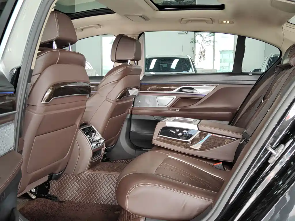 BMW BMW 7 Series 2019 Facelift 730Li Luxury Package 2021 - thumbnail 5