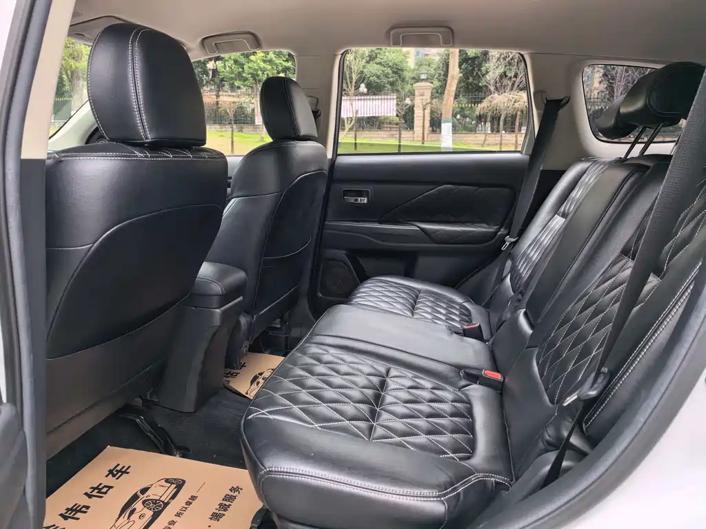 Mitsubishi Outlander 2020 2.0L 2WD Comfort Edition 5-seater 2021 - thumbnail 5