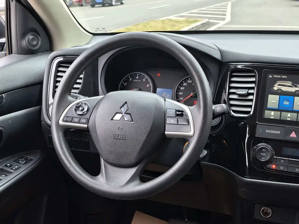 Mitsubishi Outlander 2020 2.0L 2WD Comfort Edition 5-seater 2021 - thumbnail 8
