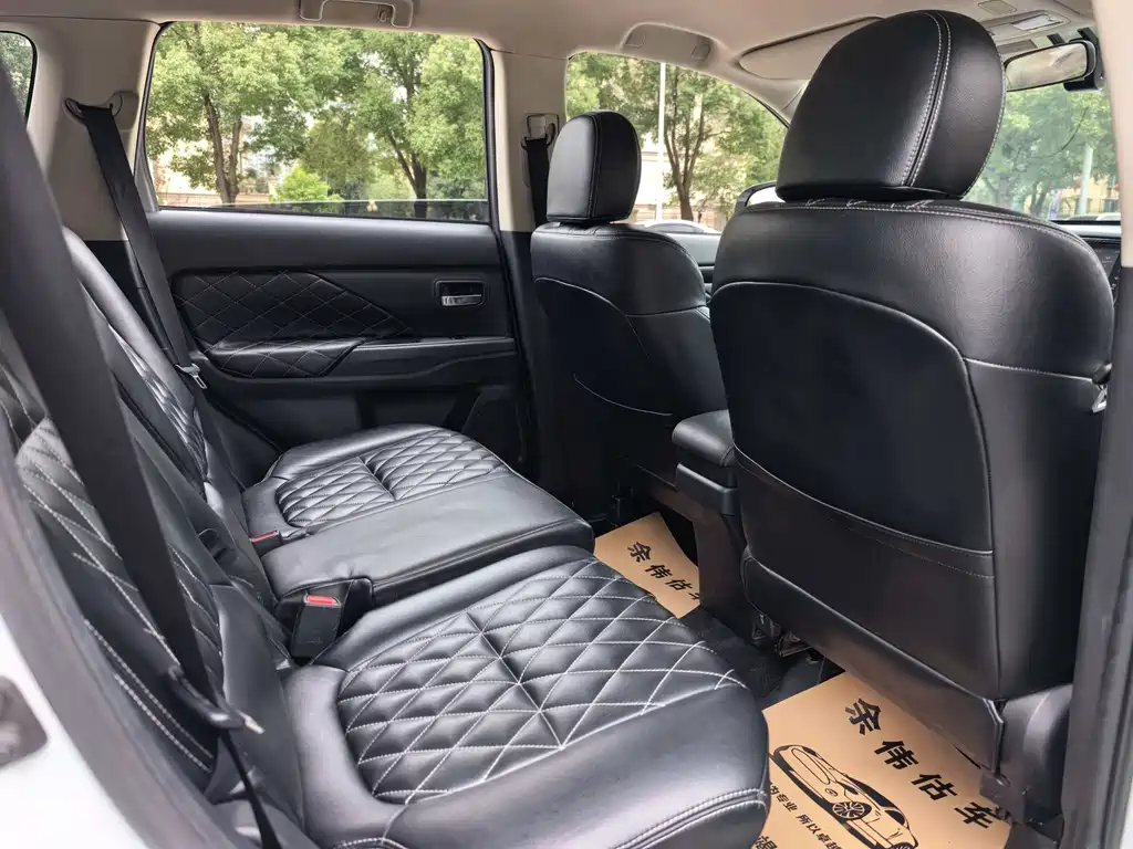 Mitsubishi Outlander 2020 2.0L 2WD Comfort Edition 5-seater 2021 - thumbnail 9