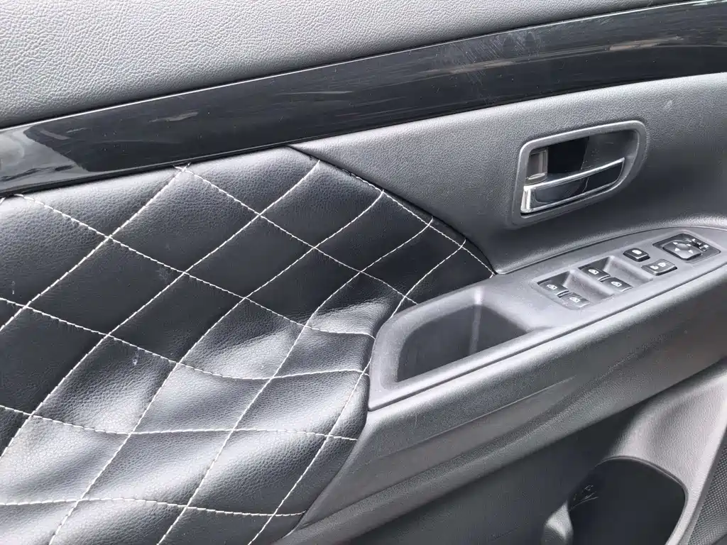Mitsubishi Outlander 2020 2.0L 2WD Comfort Edition 5-seater 2021 - thumbnail 11