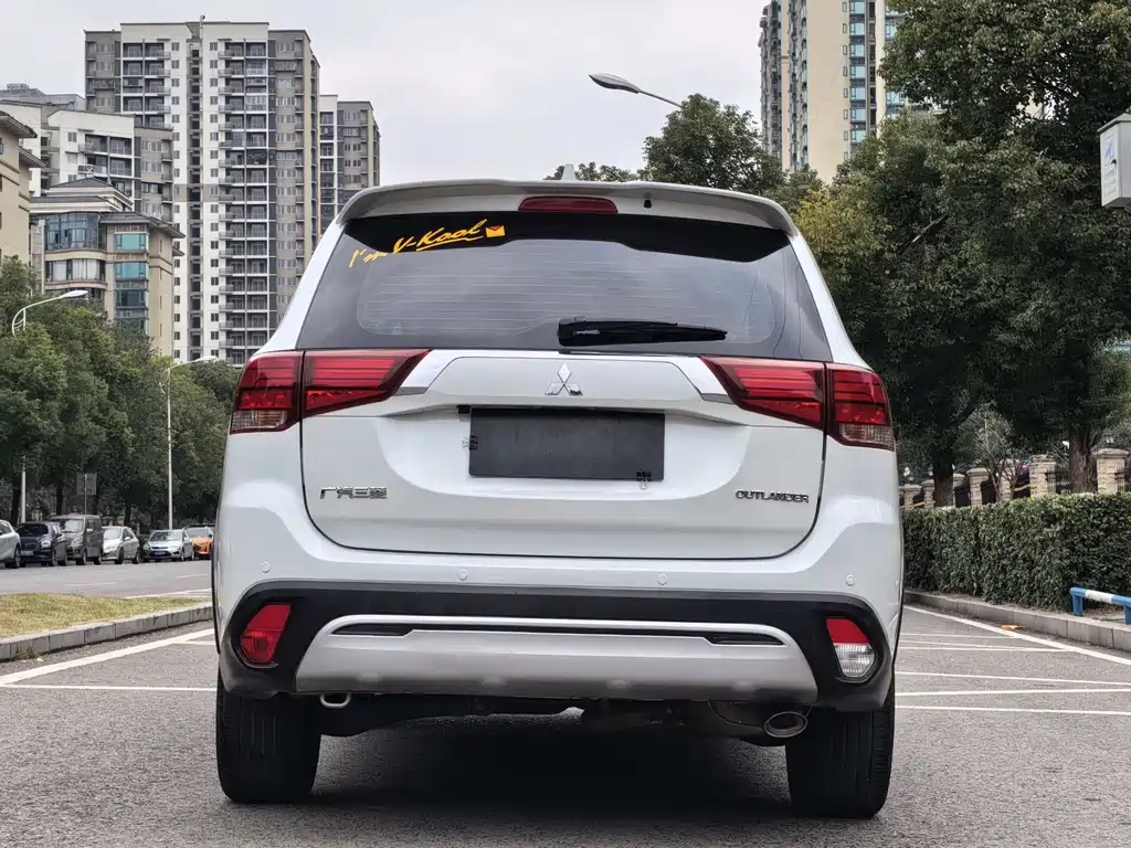 Mitsubishi Outlander 2020 2.0L 2WD Comfort Edition 5-seater 2021 - thumbnail 15