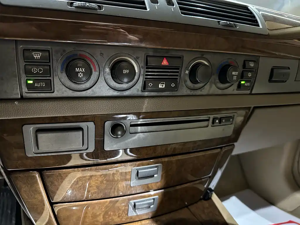 BMW BMW 7 Series 2004 745Li 2004 - thumbnail 10