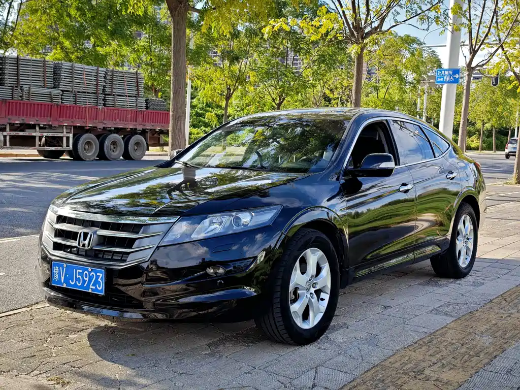 Honda Honda Crosstour 2012 2.4L Luxury Edition 2014