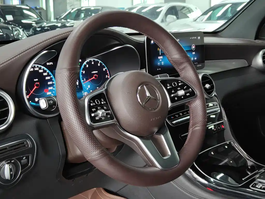 Mercedes-Benz Mercedes-Benz GLC 2021 GLC 260 L 4MATIC Sport Edition 2021 - thumbnail 3