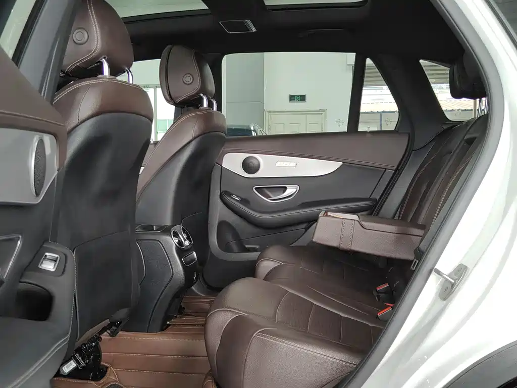 Mercedes-Benz Mercedes-Benz GLC 2021 GLC 260 L 4MATIC Sport Edition 2021 - thumbnail 5