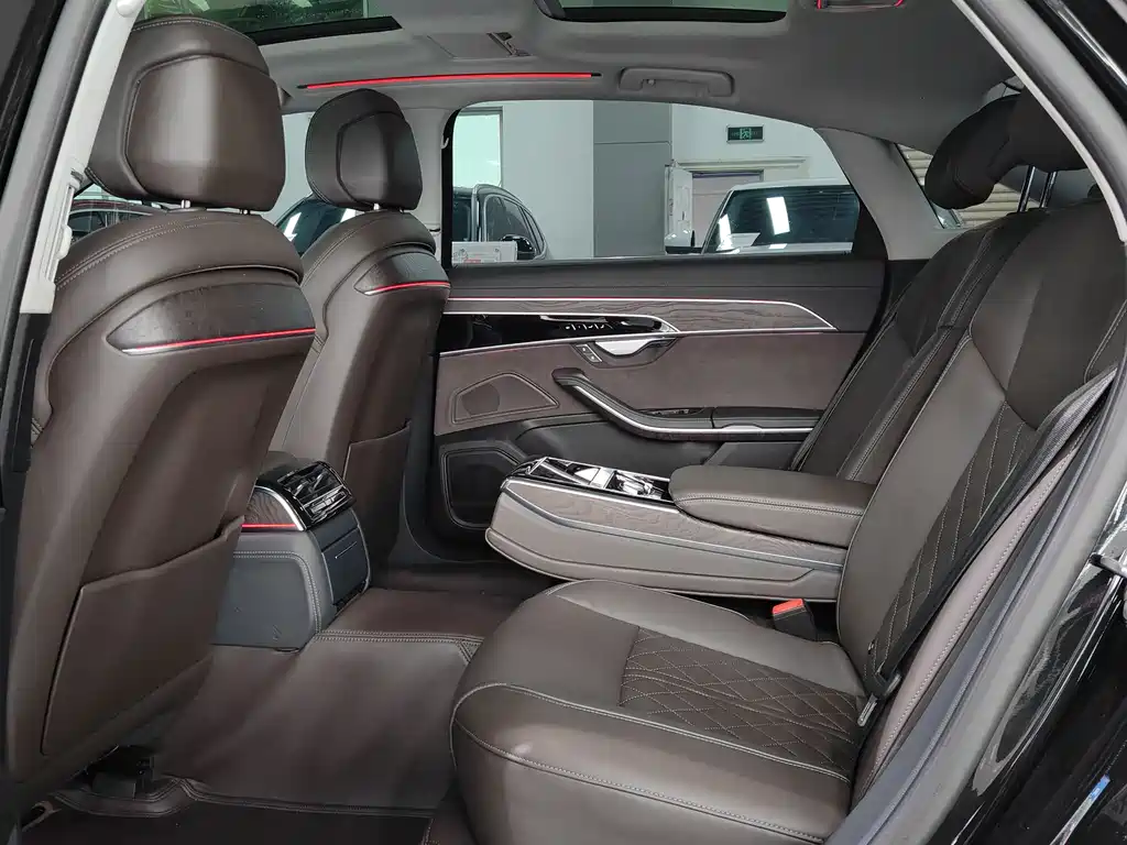 Audi Audi A8 2024 A8L 50 TFSI quattro Premium Selection 2023 - thumbnail 5