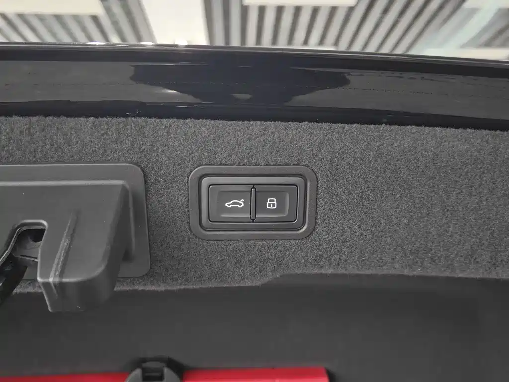Audi Audi A8 2024 A8L 50 TFSI quattro Premium Selection 2023 - thumbnail 16