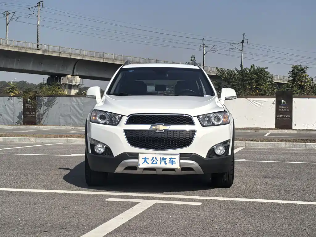 Chevrolet Chevrolet Captiva 2014 2.4L AWD Flagship Edition 7-seater 2015 - thumbnail 2