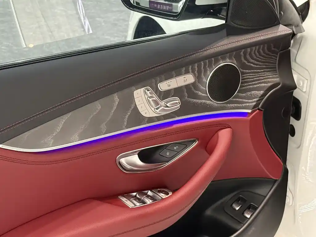 Mercedes-Benz Mercedes-Benz E-Class 2022 Facelift E 350 e L Plug-in Hybrid Sport Sedan 2022 - thumbnail 5