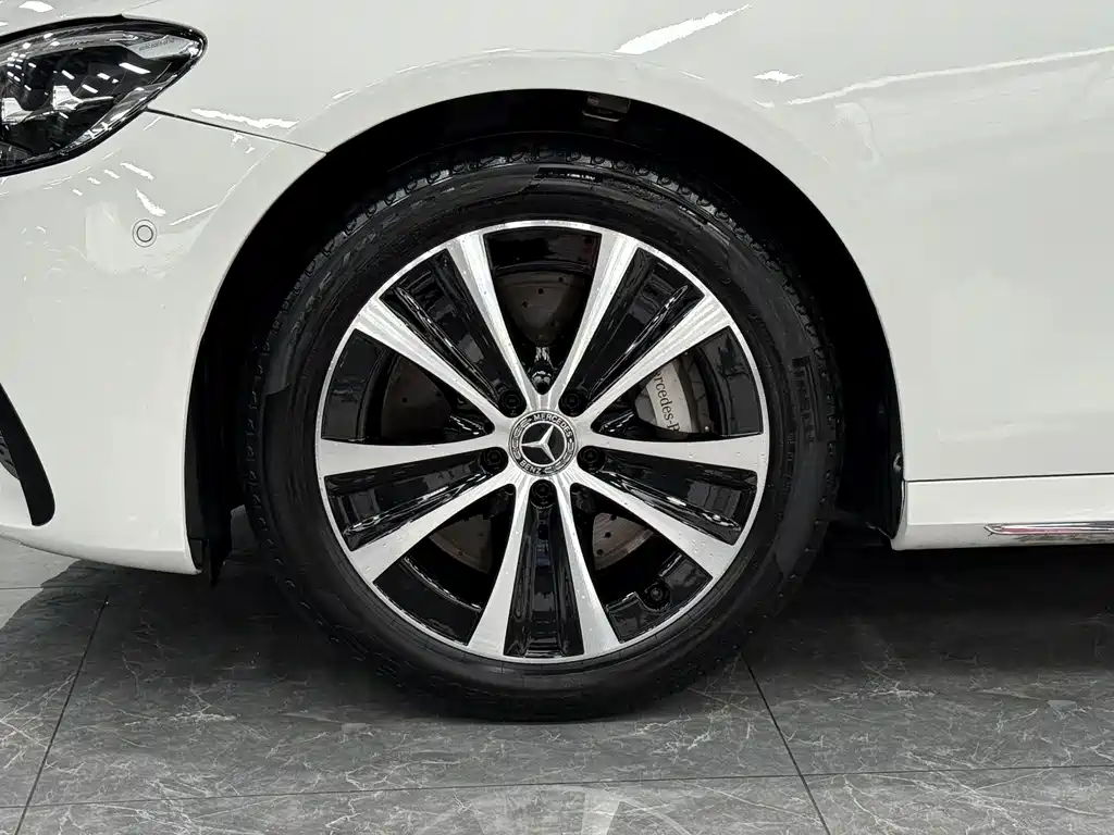 Mercedes-Benz Mercedes-Benz E-Class 2022 Facelift E 350 e L Plug-in Hybrid Sport Sedan 2022 - thumbnail 6