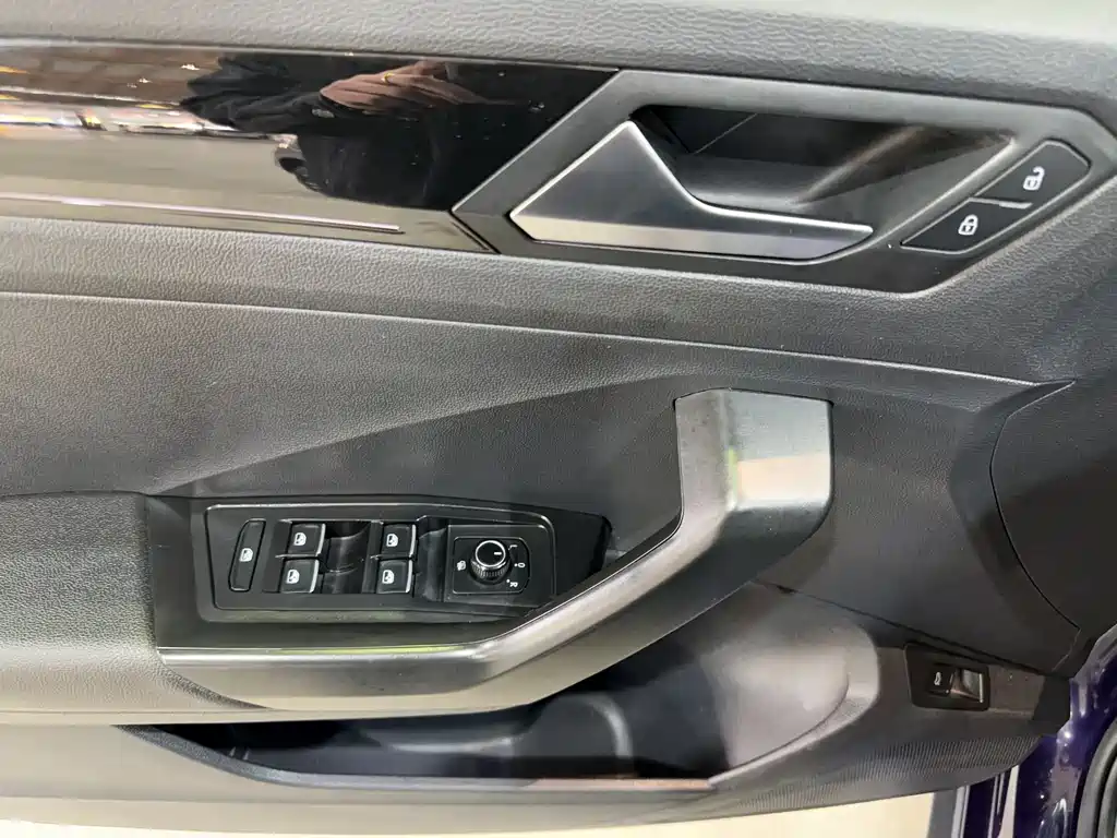 Volkswagen T-Roc 2020 280TSI DSG 2WD Comfort Model 2020 - thumbnail 15