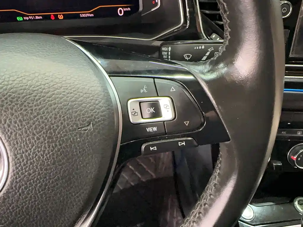 Volkswagen T-Roc 2020 280TSI DSG 2WD Comfort Model 2020 - thumbnail 23