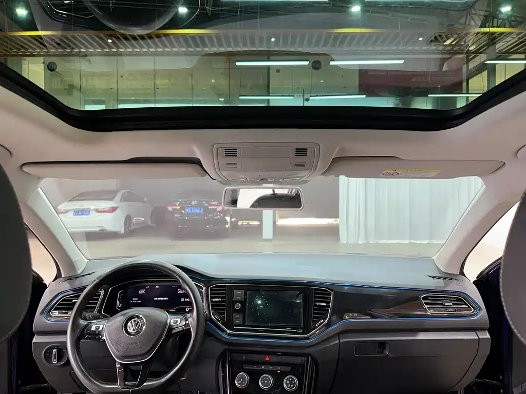 Volkswagen T-Roc 2020 280TSI DSG 2WD Comfort Model 2020 - thumbnail 25
