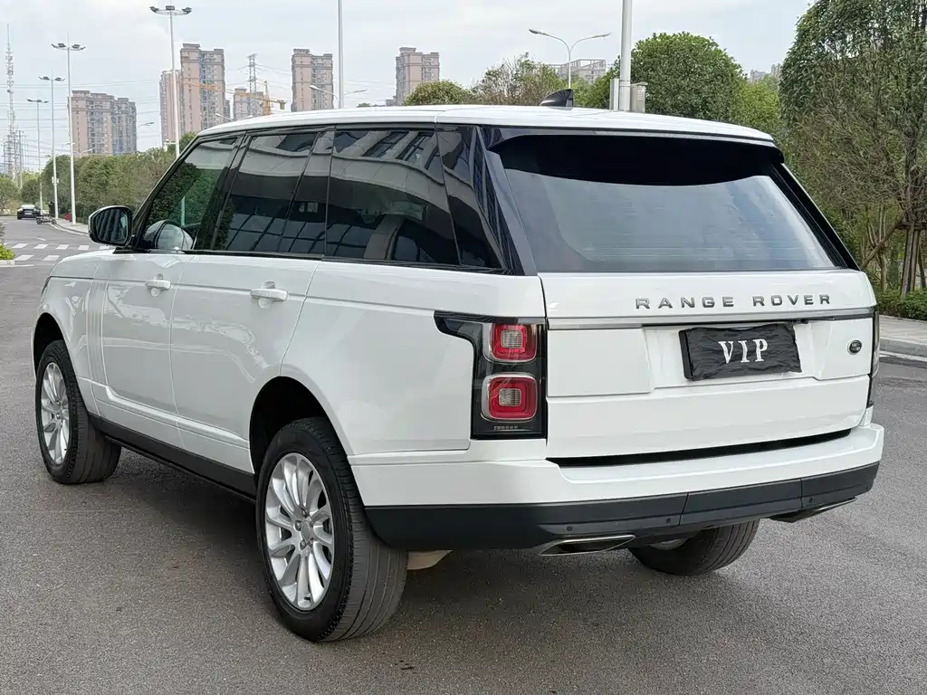 Land Rover Range Rover 2022 3.0 L6 360PS Autobiography 2023 - thumbnail 8