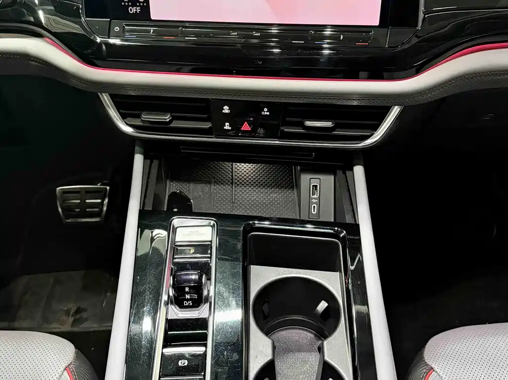 Volkswagen Teramont 2021 Teramont X 380TSI 4Motion Flagship Premium Edition 2022 - thumbnail 13