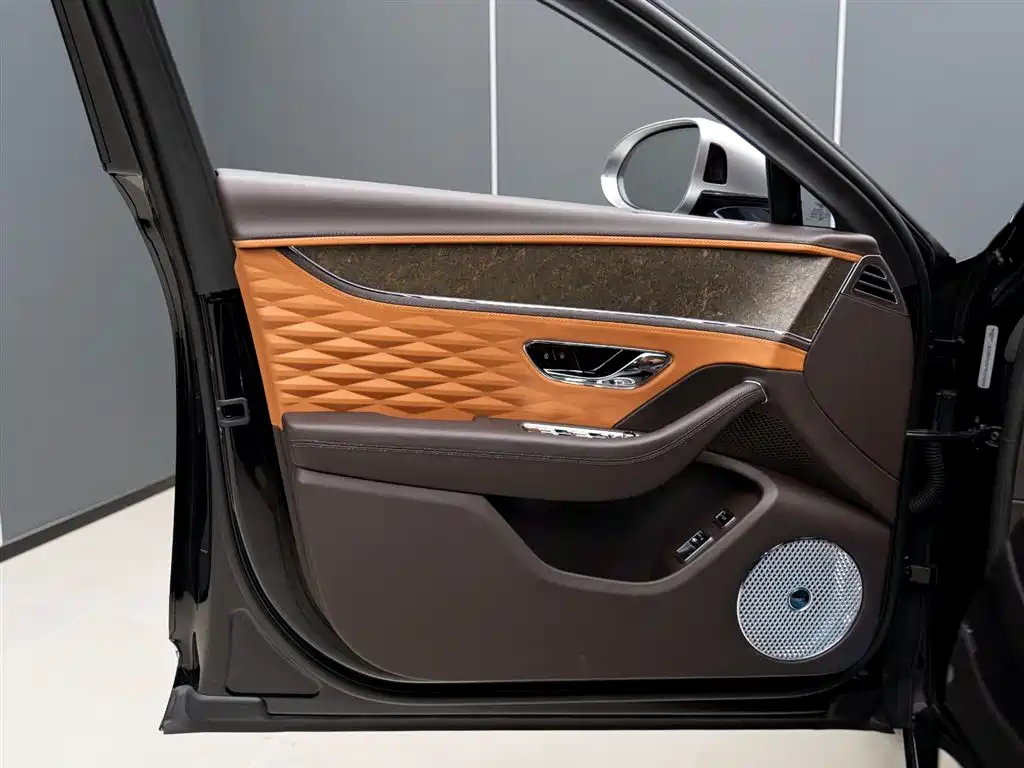 Bentley Bentley Flying Spur 2024 4.0T V8 Mulliner 2025 - thumbnail 8