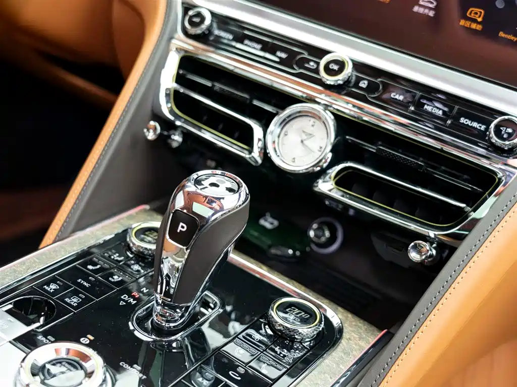 Bentley Bentley Flying Spur 2024 4.0T V8 Mulliner 2025 - thumbnail 26