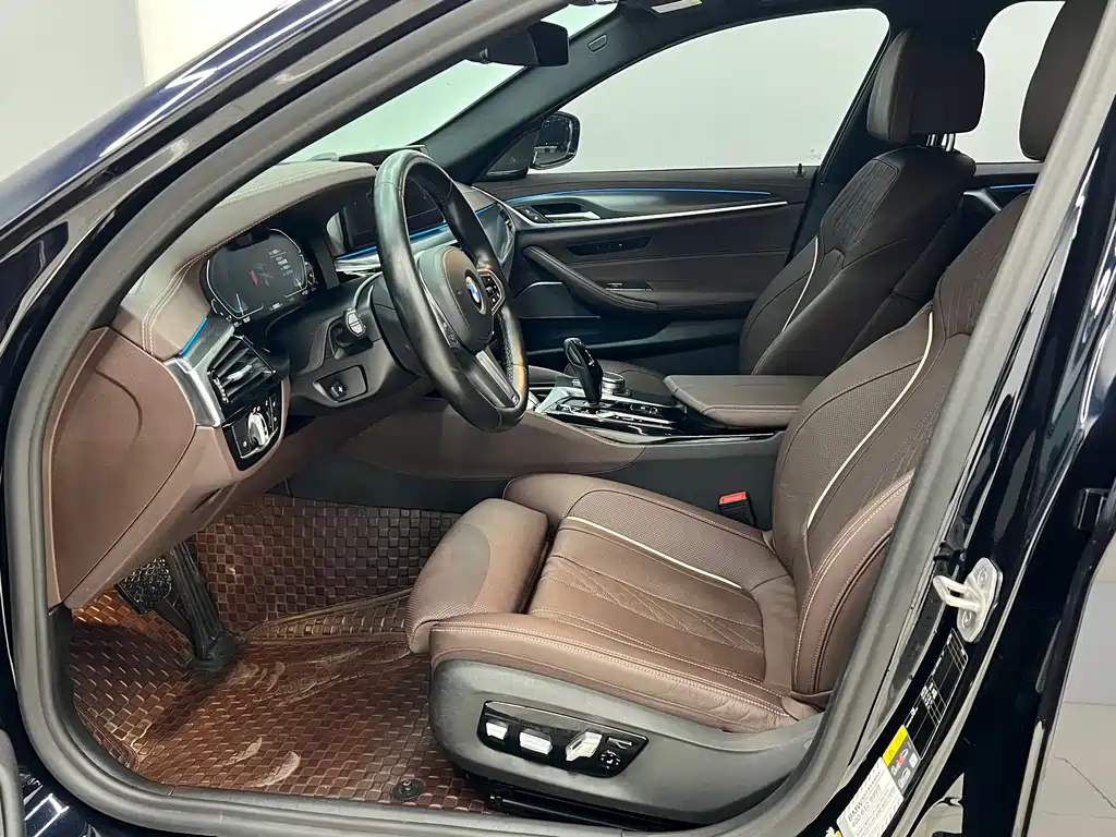 BMW BMW 5 Series Hybrid 2021 Model 535Le Pioneer Edition M Sport Package 2021 - thumbnail 4