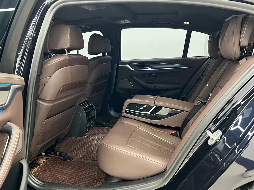 BMW BMW 5 Series Hybrid 2021 Model 535Le Pioneer Edition M Sport Package 2021 - thumbnail 8
