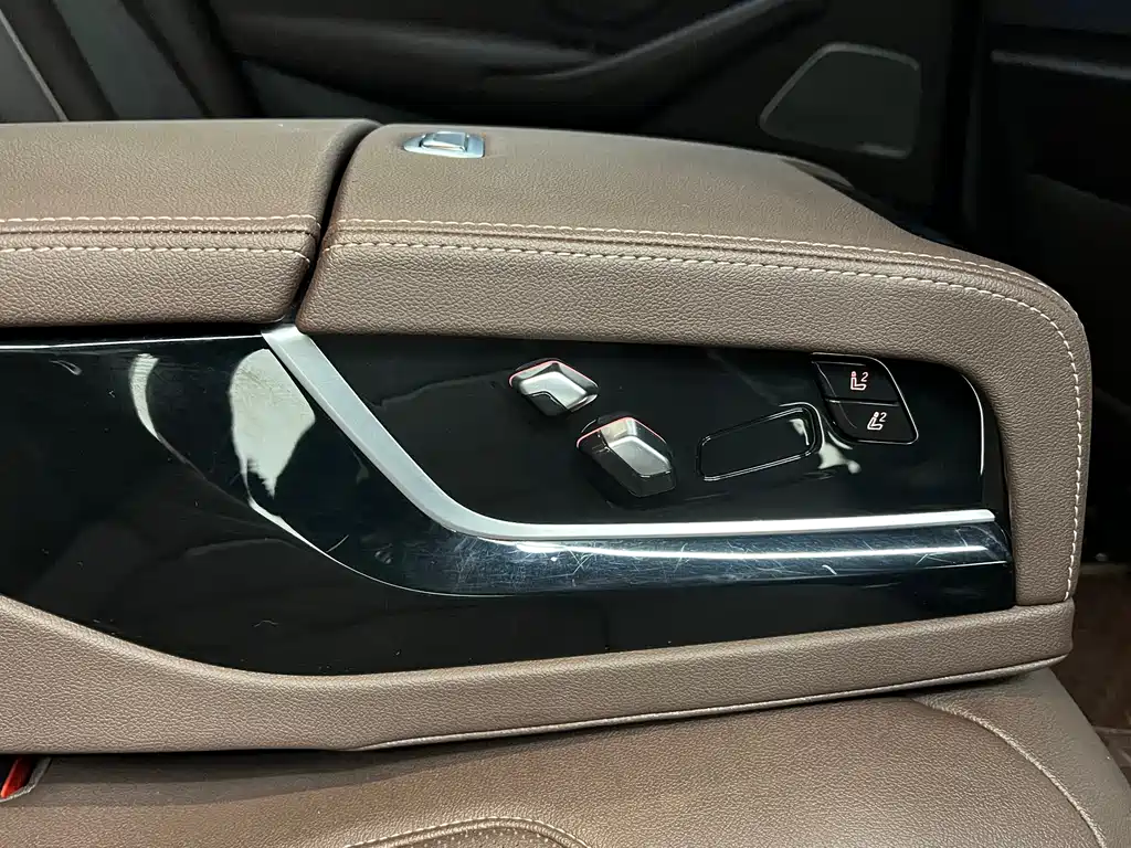 BMW BMW 5 Series Hybrid 2021 Model 535Le Pioneer Edition M Sport Package 2021 - thumbnail 10