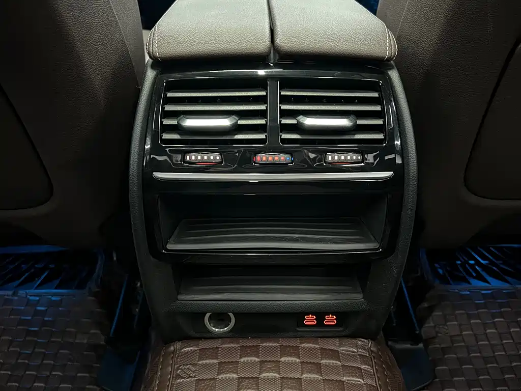 BMW BMW 5 Series Hybrid 2021 Model 535Le Pioneer Edition M Sport Package 2021 - thumbnail 11