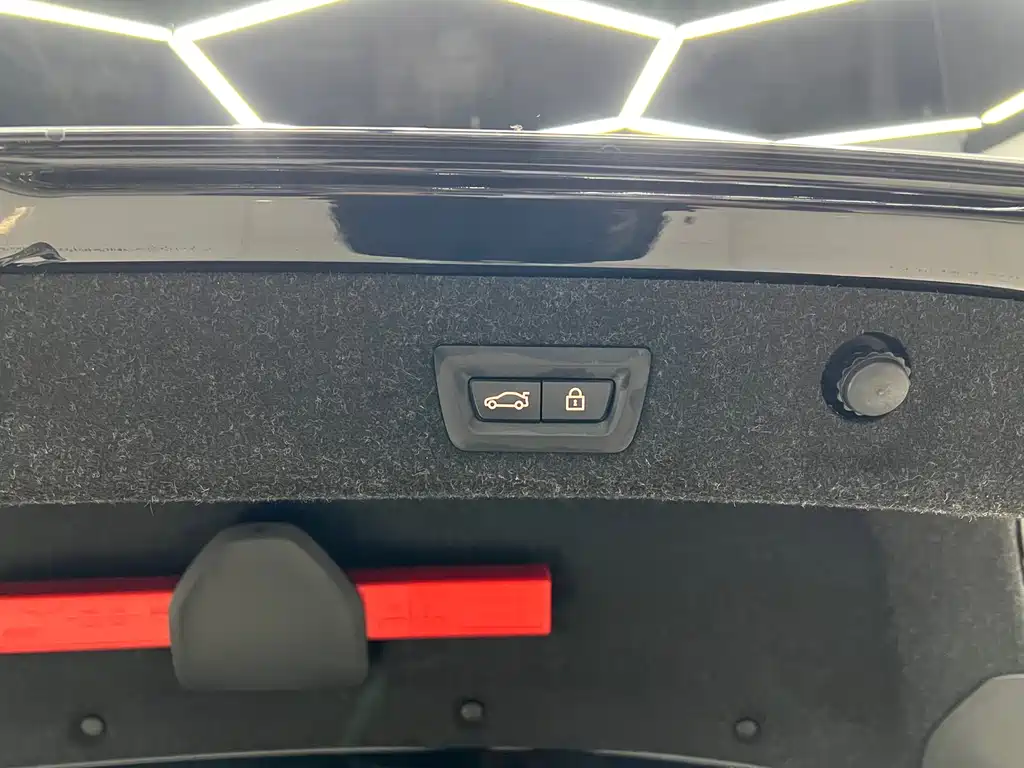 BMW BMW 5 Series Hybrid 2021 Model 535Le Pioneer Edition M Sport Package 2021 - thumbnail 19