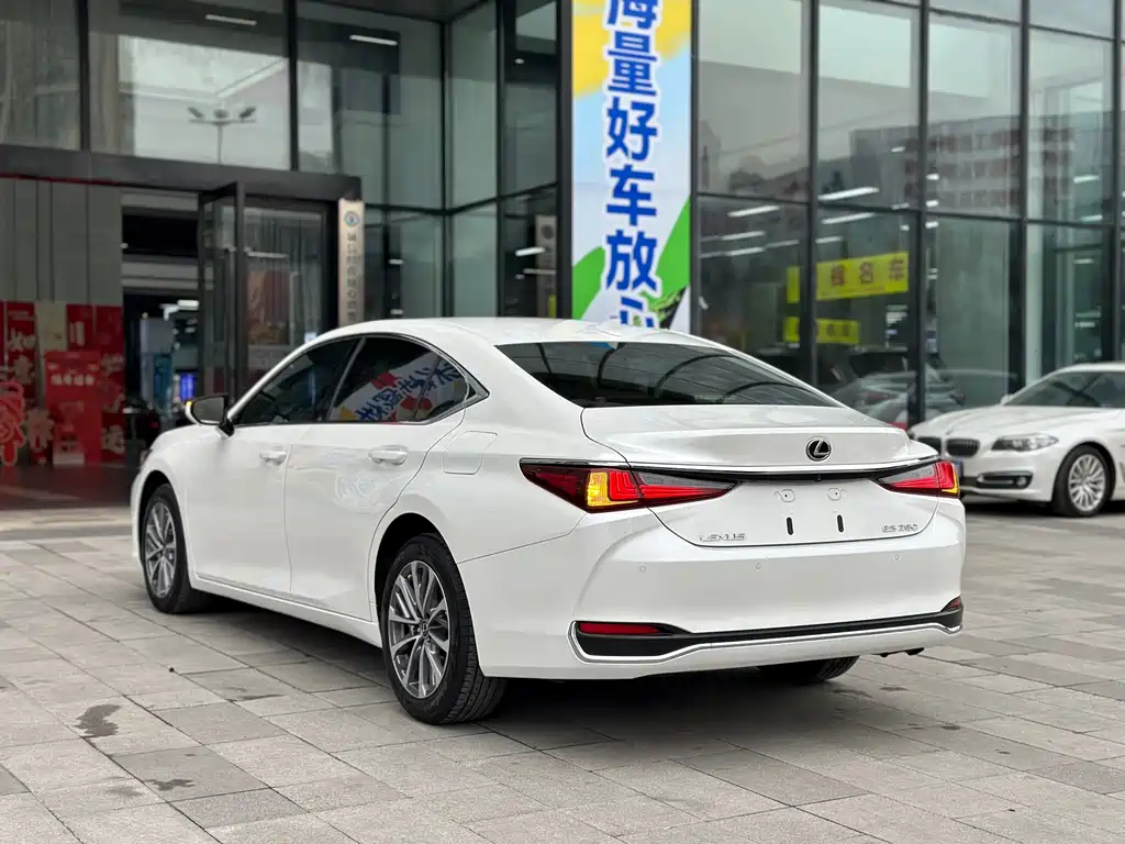Lexus Lexus ES 2022 200 Excellent Edition 2023 - thumbnail 16
