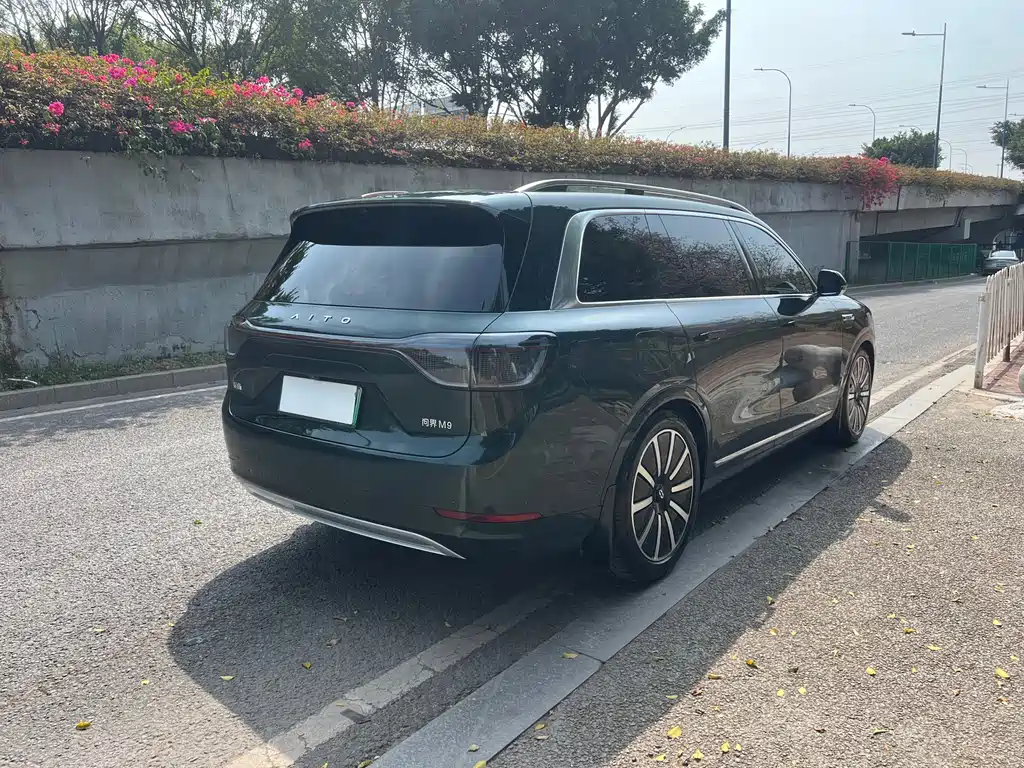 AITO M9 Aito M9 2024 Extended Range Ultra 42kWh 6-seater 2024 - thumbnail 4