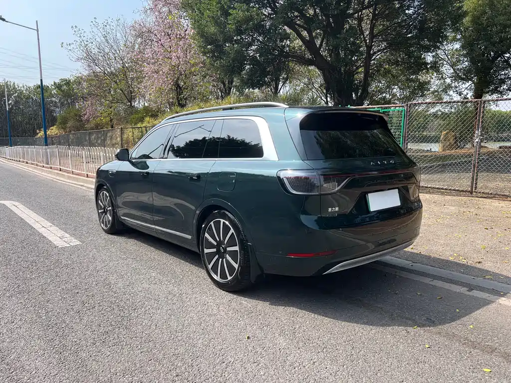 AITO M9 Aito M9 2024 Extended Range Ultra 42kWh 6-seater 2024 - thumbnail 6