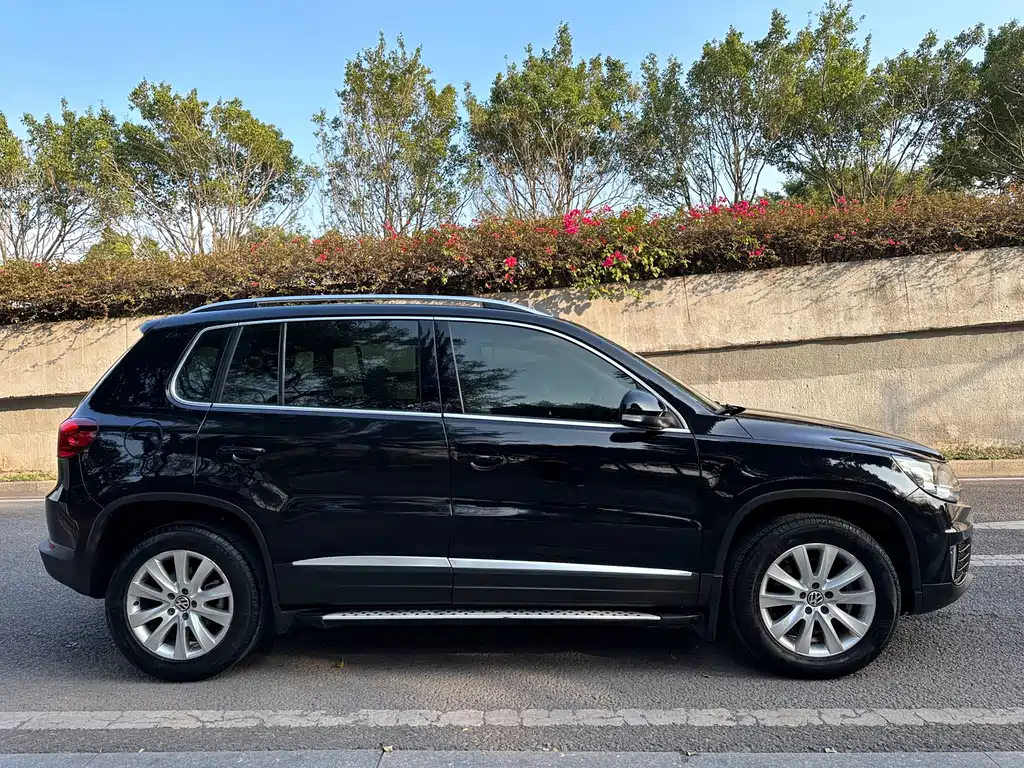Volkswagen Volkswagen Tiguan 2015 1.8 TSI Automatic 2WD Luxury Edition 2015 - thumbnail 4