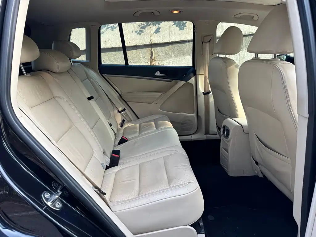 Volkswagen Volkswagen Tiguan 2015 1.8 TSI Automatic 2WD Luxury Edition 2015 - thumbnail 8