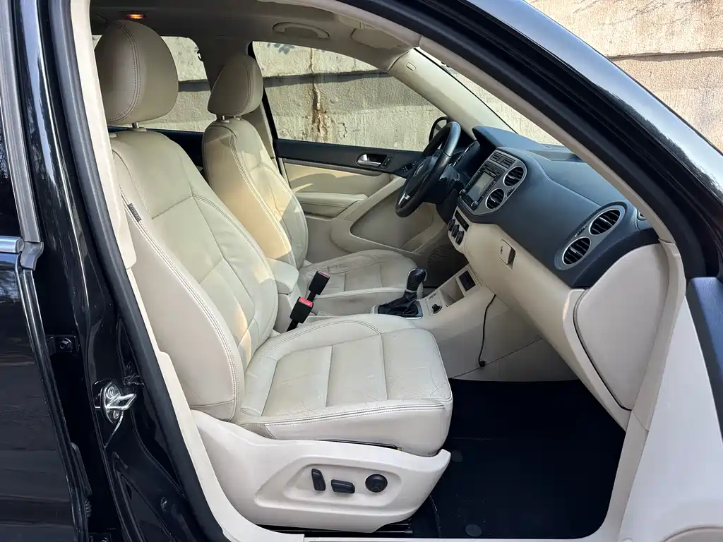 Volkswagen Volkswagen Tiguan 2015 1.8 TSI Automatic 2WD Luxury Edition 2015 - thumbnail 9
