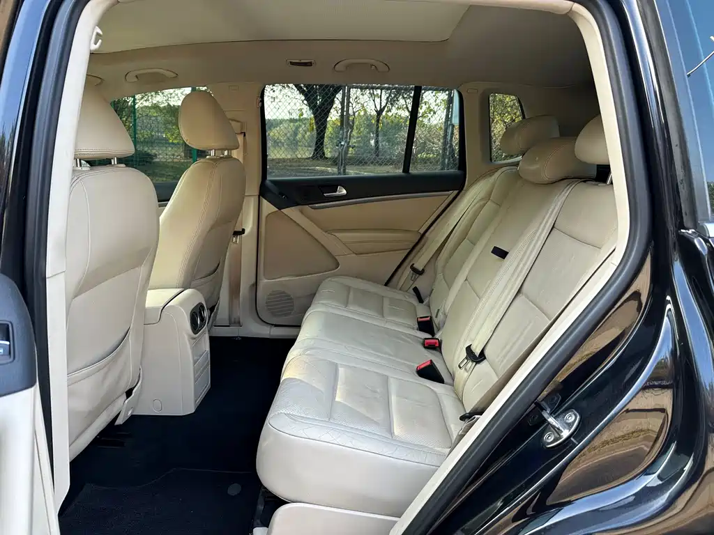 Volkswagen Volkswagen Tiguan 2015 1.8 TSI Automatic 2WD Luxury Edition 2015 - thumbnail 10