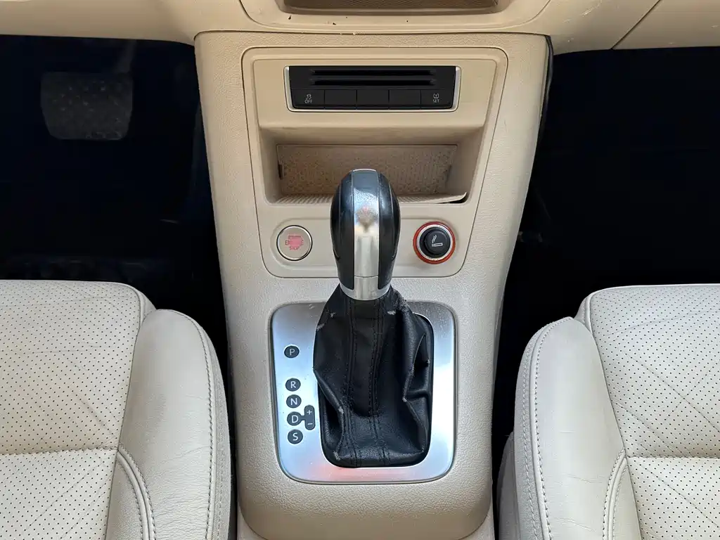 Volkswagen Volkswagen Tiguan 2015 1.8 TSI Automatic 2WD Luxury Edition 2015 - thumbnail 16