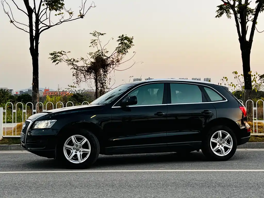 Audi Audi Q5 2012 2.0TFSI Technology Edition 2012 - thumbnail 2