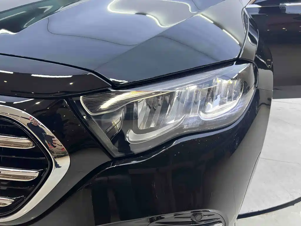 Mercedes-Benz Mercedes-Benz E-Class 2024 E 350 e L Plug-in Hybrid Sedan 2025 - thumbnail 3